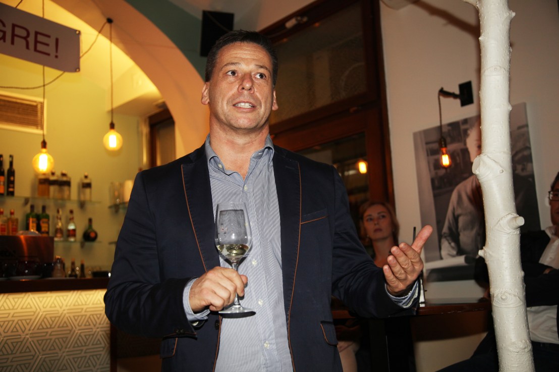 Építő tervek a kamarához